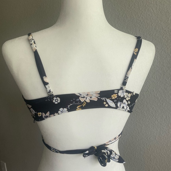 BILLABONG Floral Print Bikini Set Size S Triangle Top Cheeky Bottom Black White - Picture 5 of 7